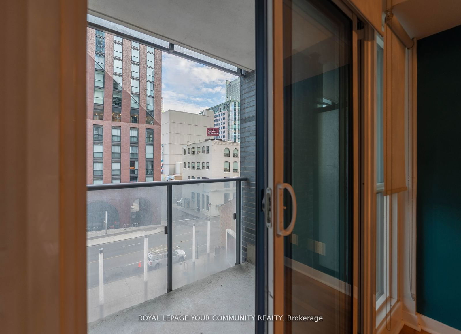 295 Adelaide St W, unit 410 for sale