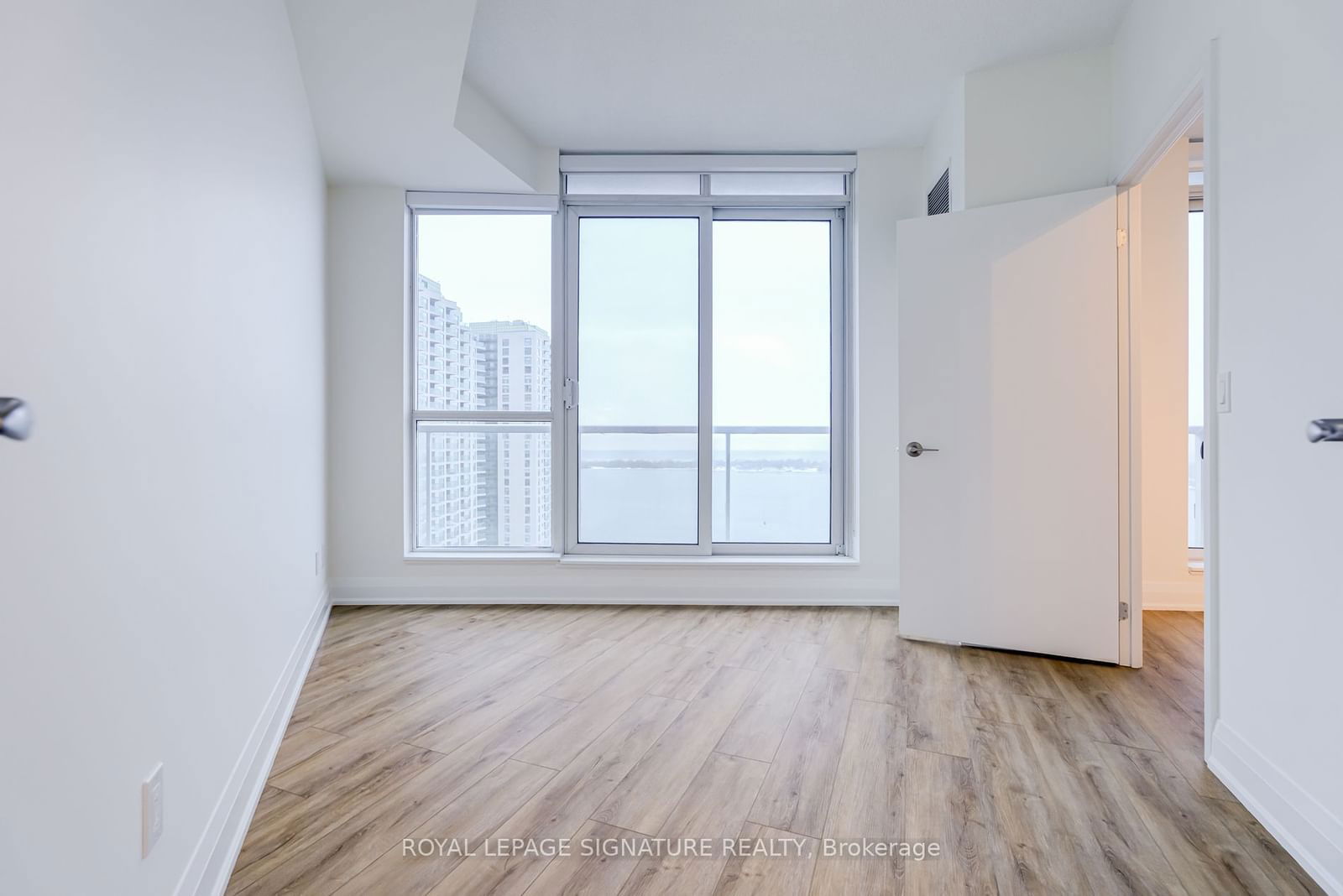 8 York St, unit 2707 for rent