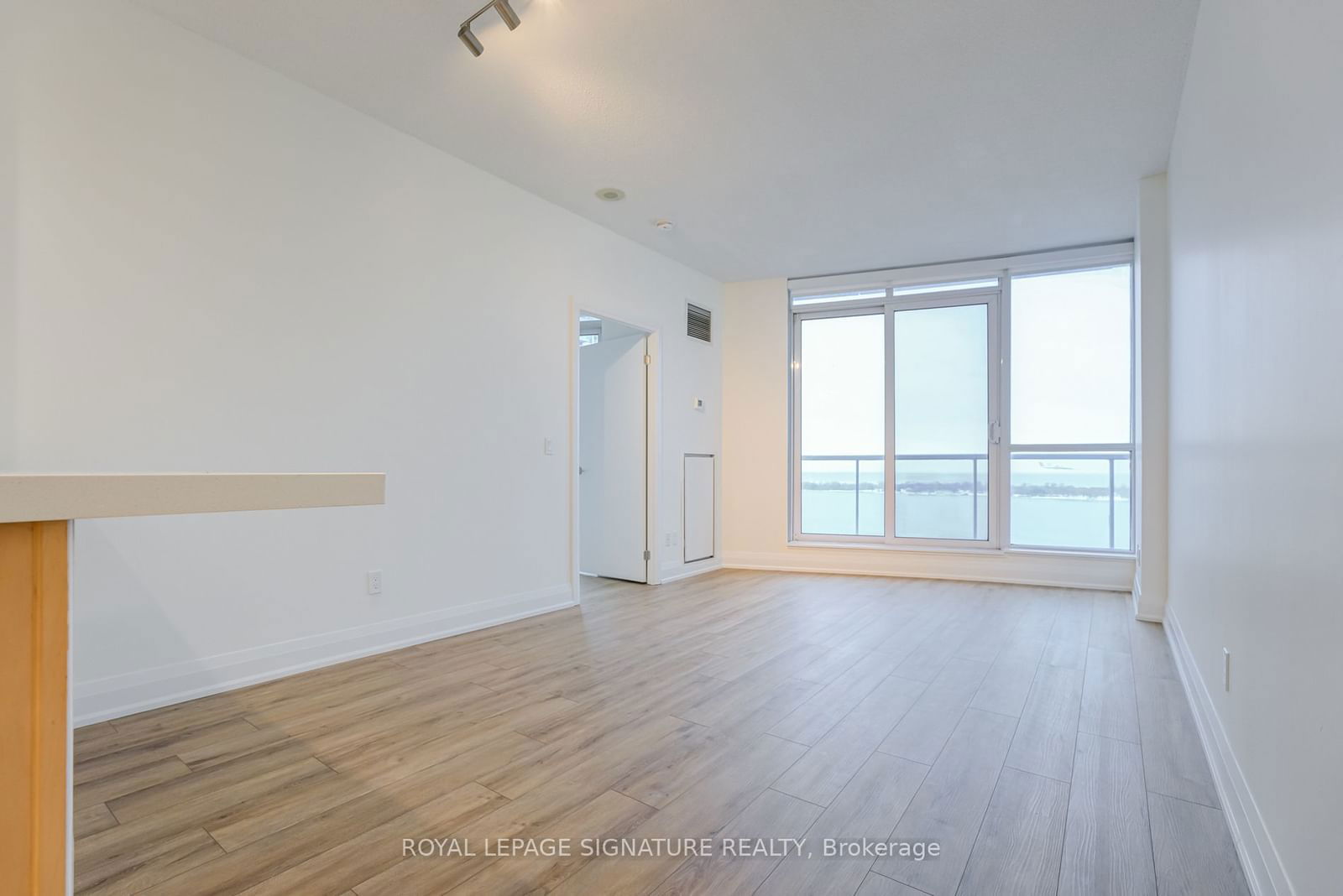 8 York St, unit 2707 for rent