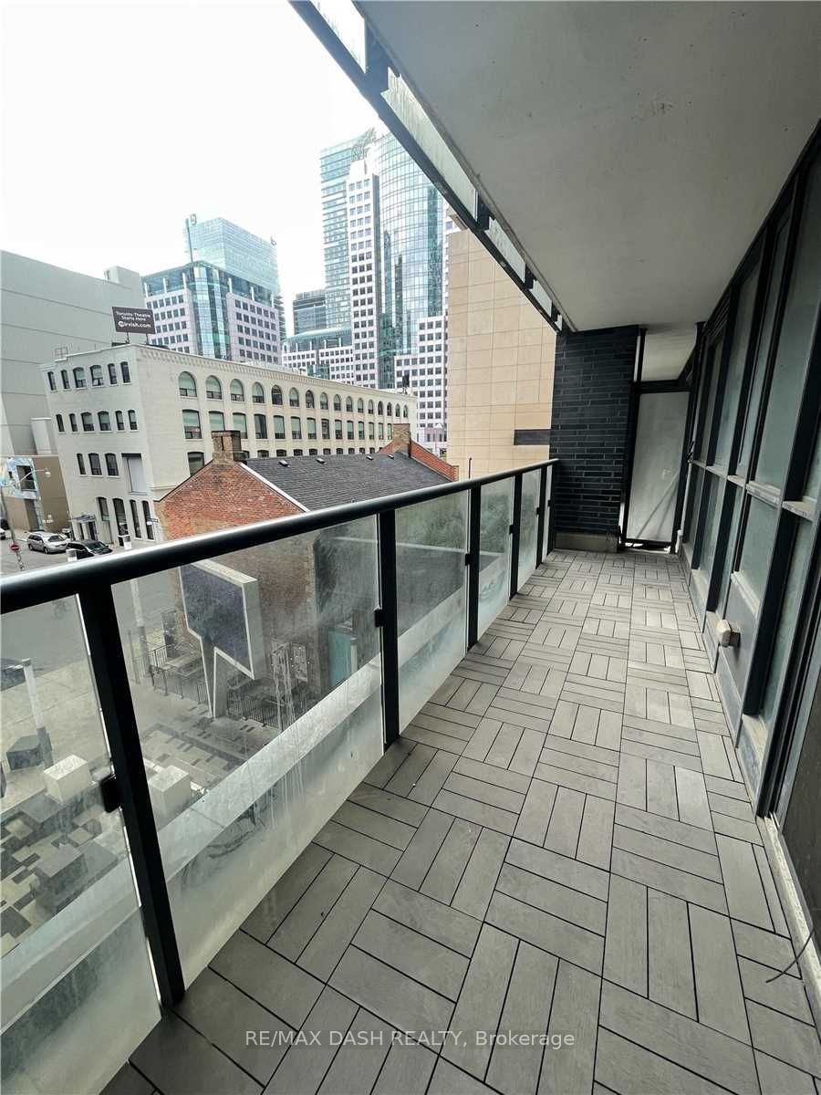 295 Adelaide St W, unit 311 for rent