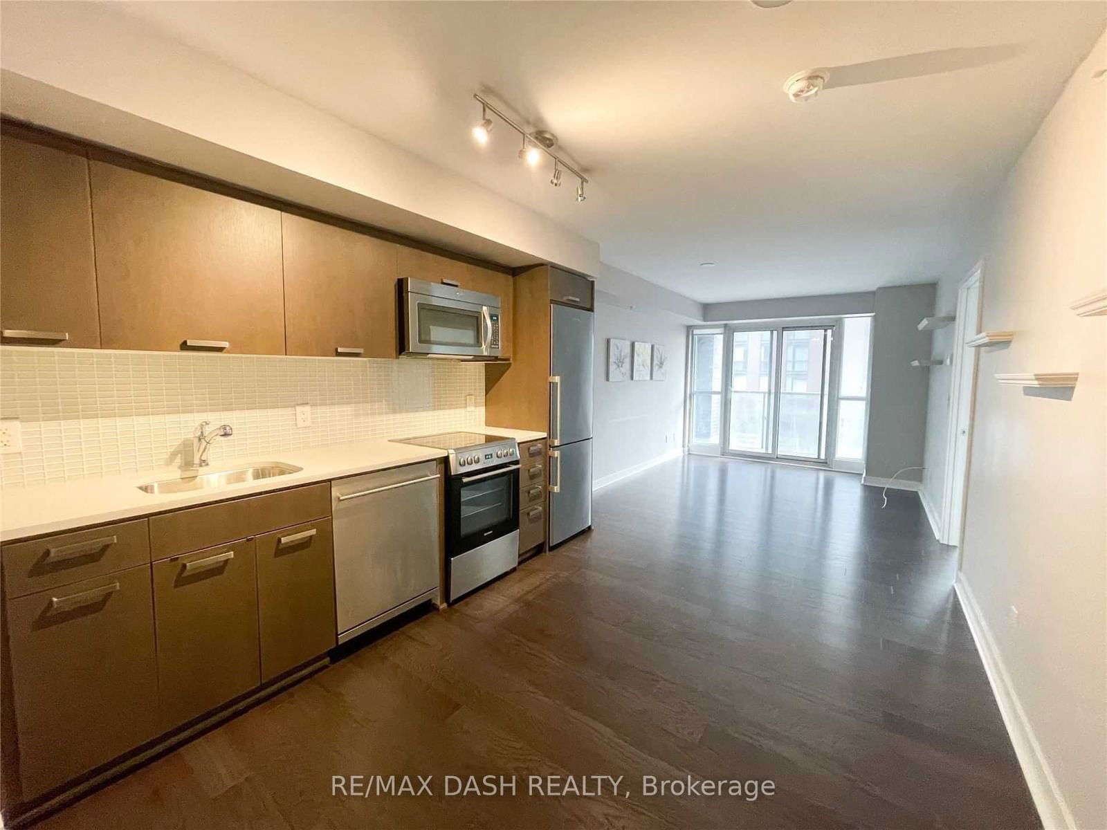 295 Adelaide St W, unit 311 for rent