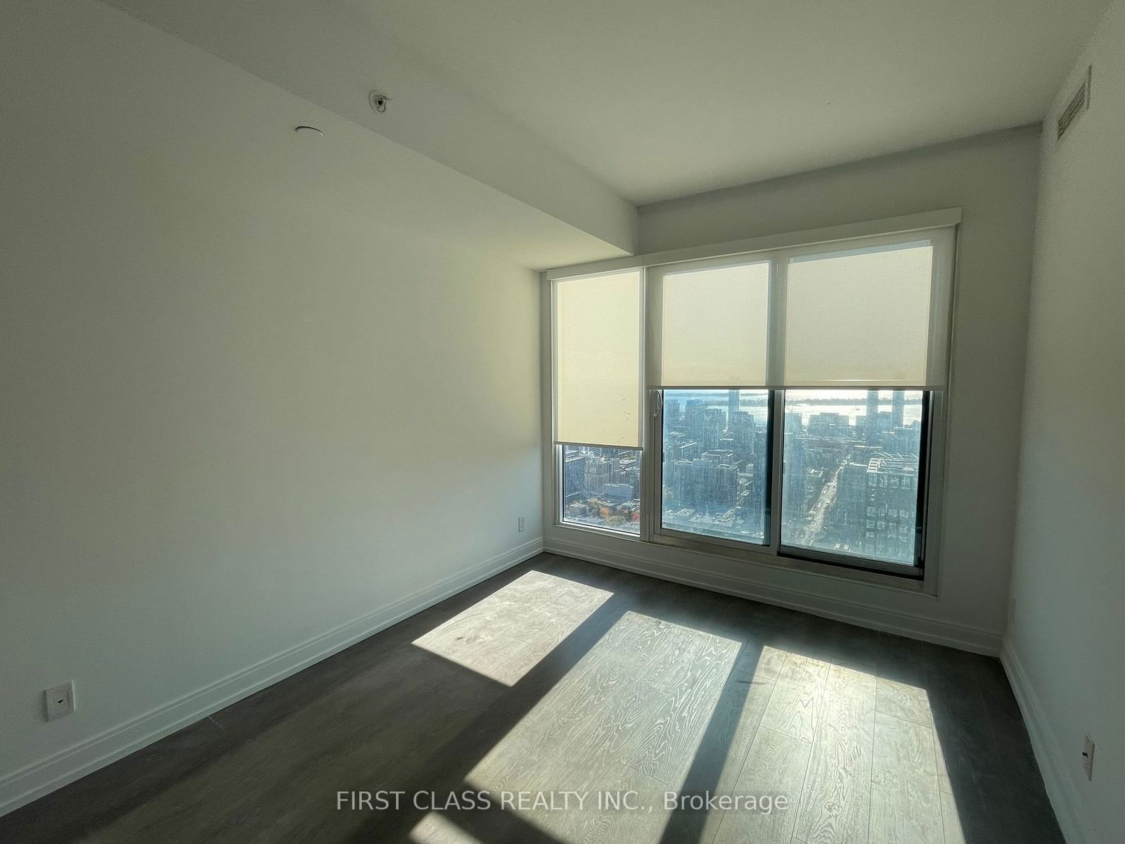 181 Dundas St E, unit 4806 for rent