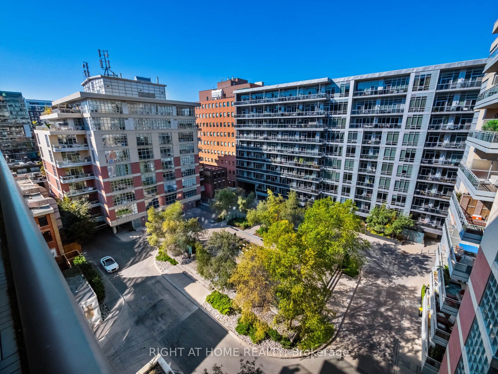 478 King St W, unit 815 for sale