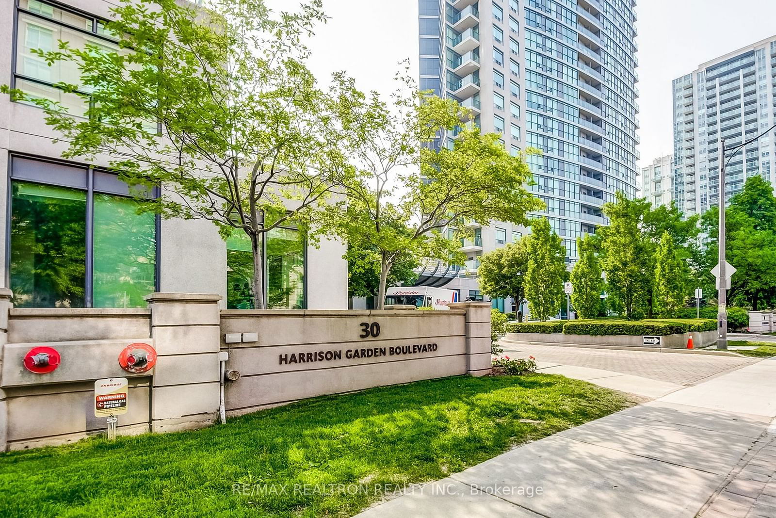 30 Harrison Garden Blvd, unit 1009 for sale