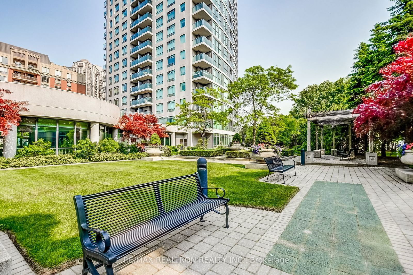 30 Harrison Garden Blvd, unit 1009 for sale