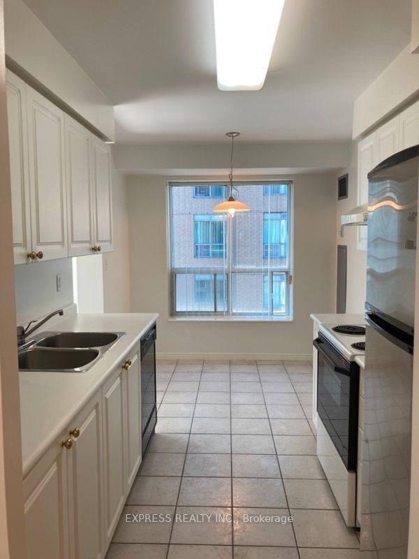 39 Pemberton Ave, unit Lph15 for rent