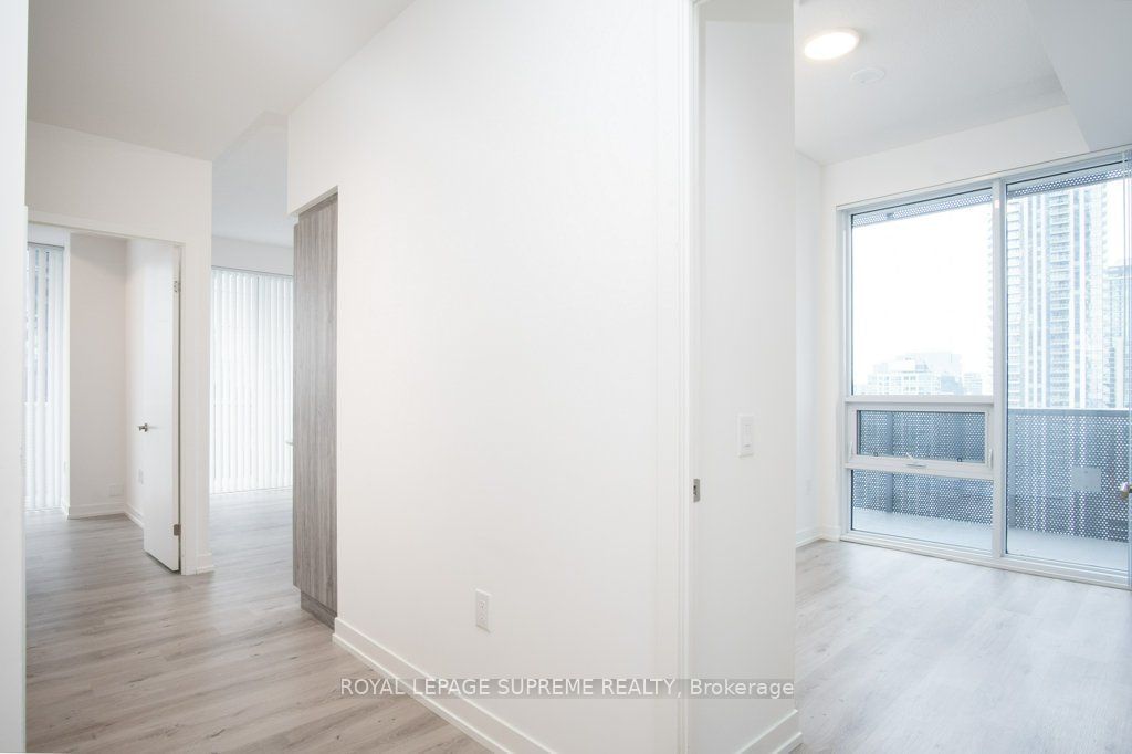 138 Downes St W, unit 3211 for rent