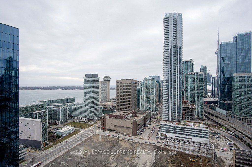 138 Downes St W, unit 3211 for rent