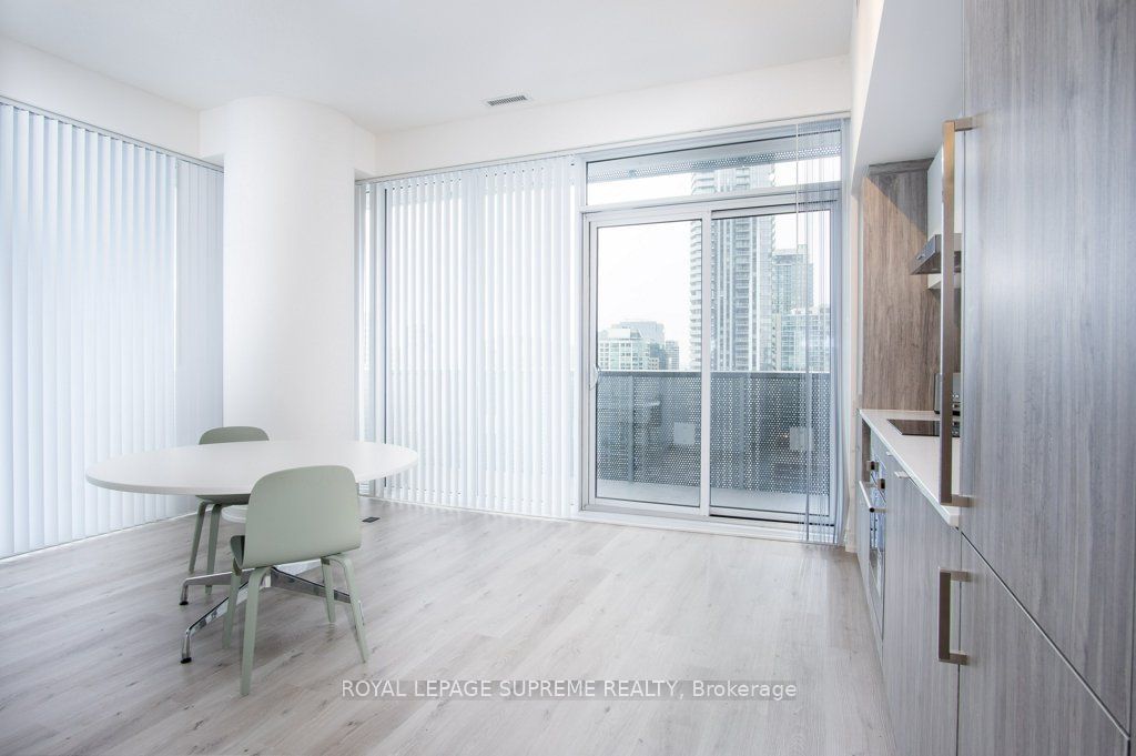 138 Downes St W, unit 3211 for rent