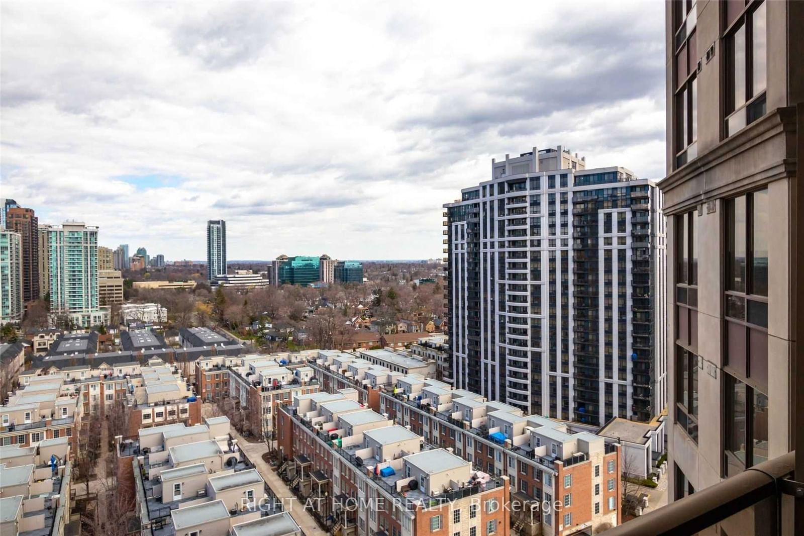 80 Harrison Garden Blvd, unit 1428 for sale