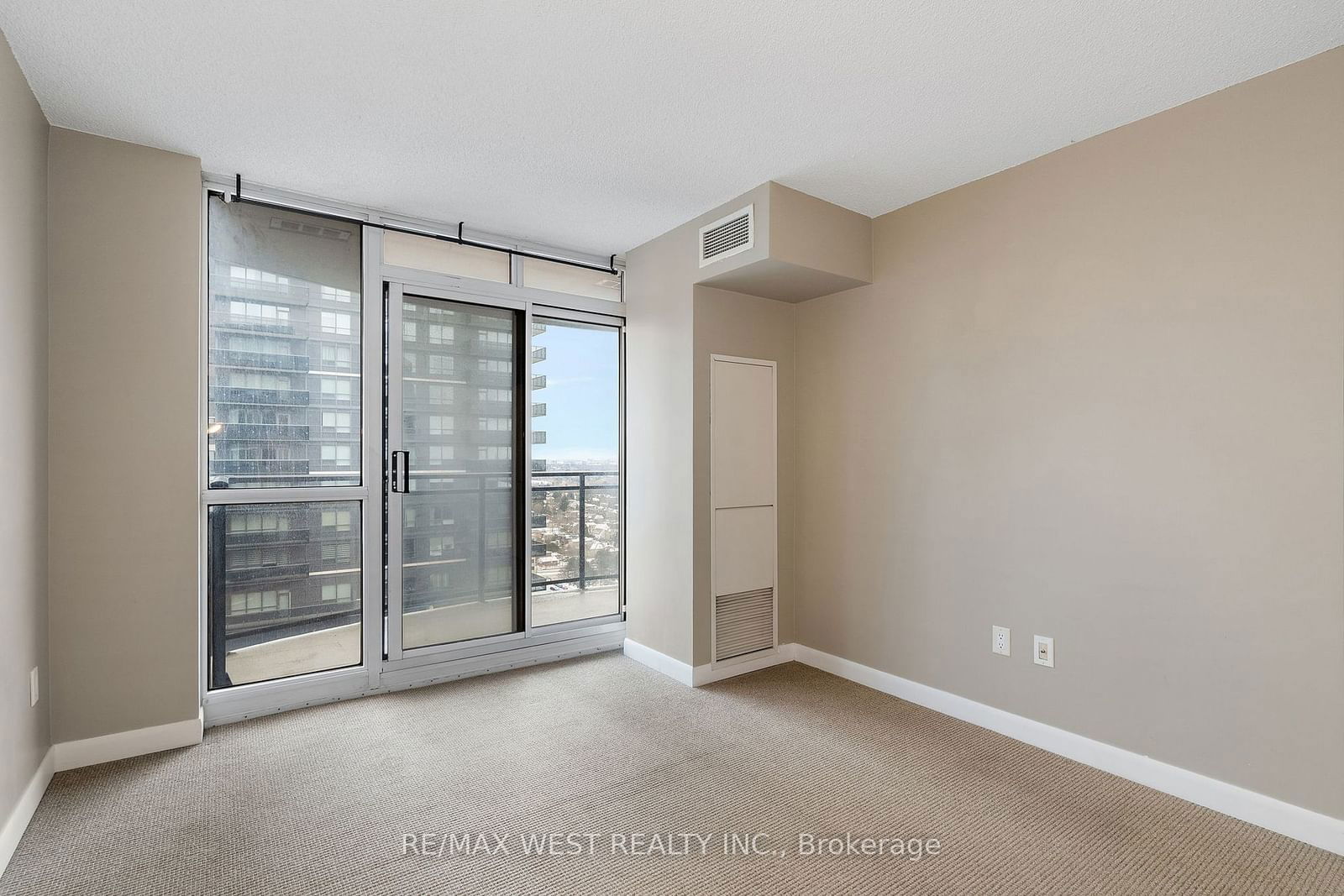 33 Sheppard Ave E, unit 3006 for rent