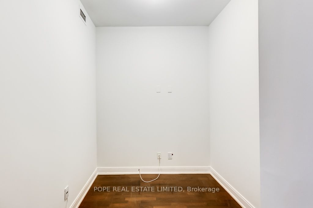 88 Broadway Ave, unit 511 for rent