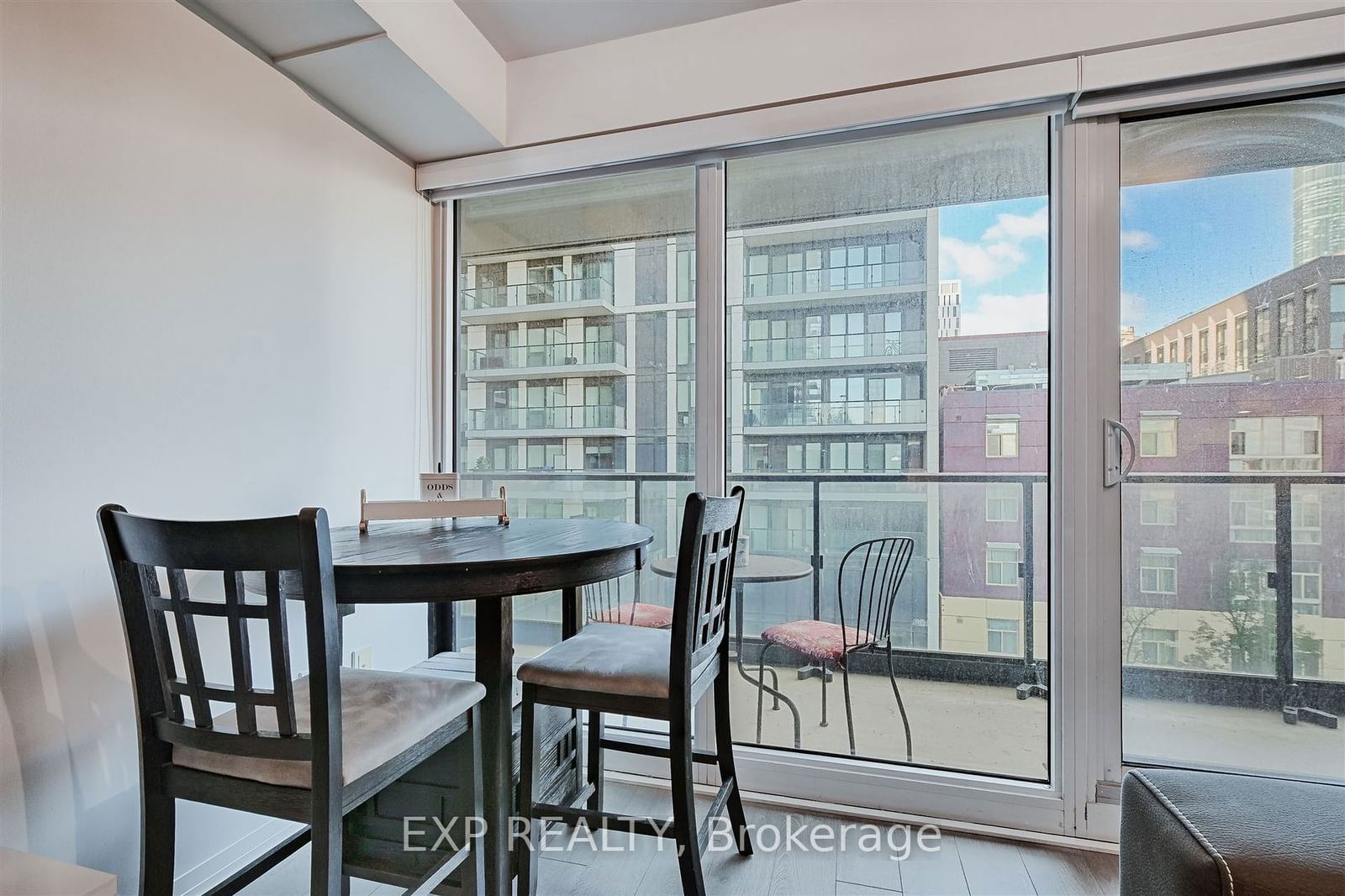 251 Jarvis St, unit 609 for sale