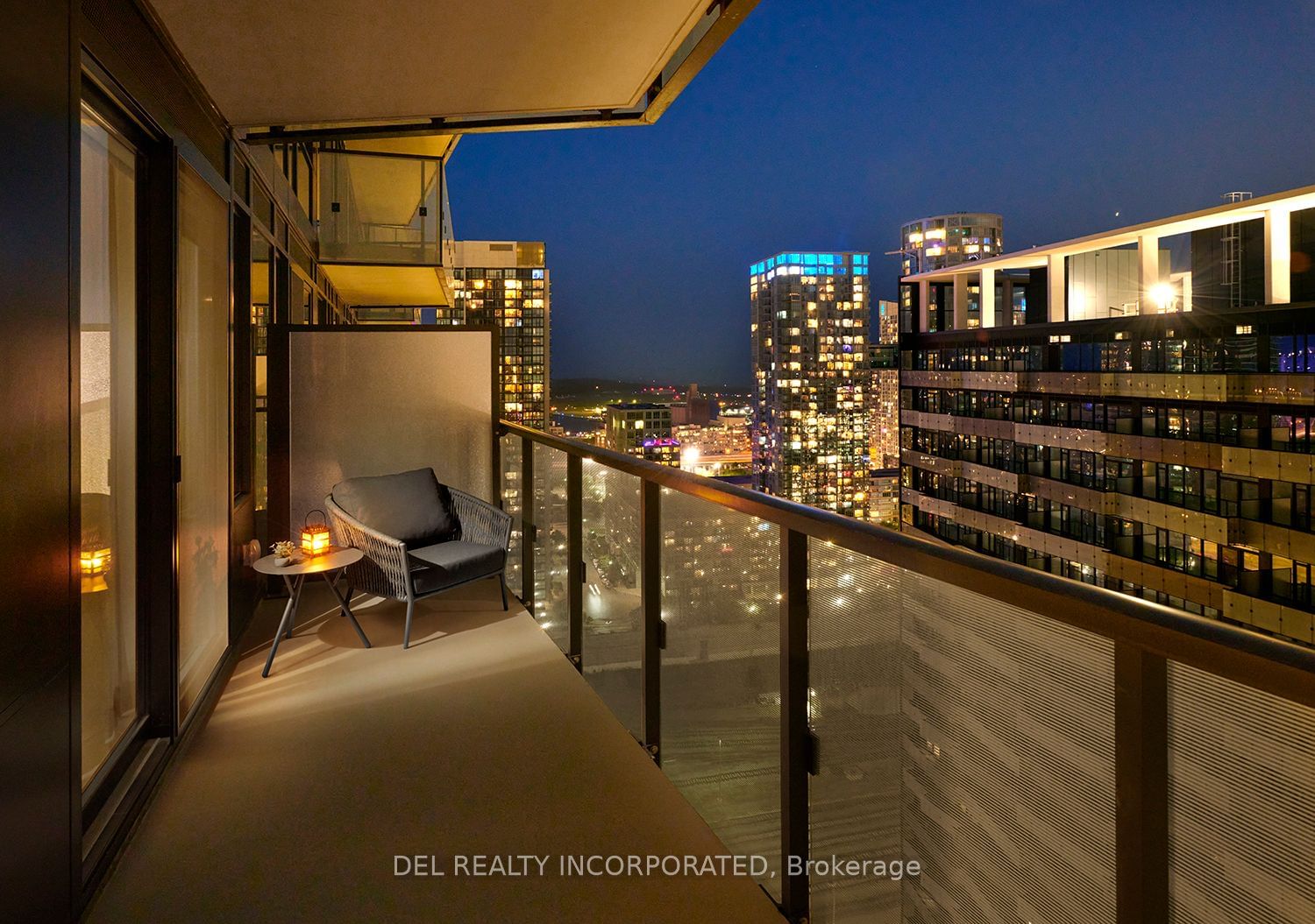 470 Front St W, unit 2105 for sale