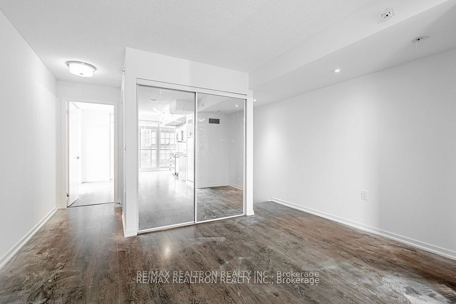 36 Lisgar St E, unit 1015E for rent