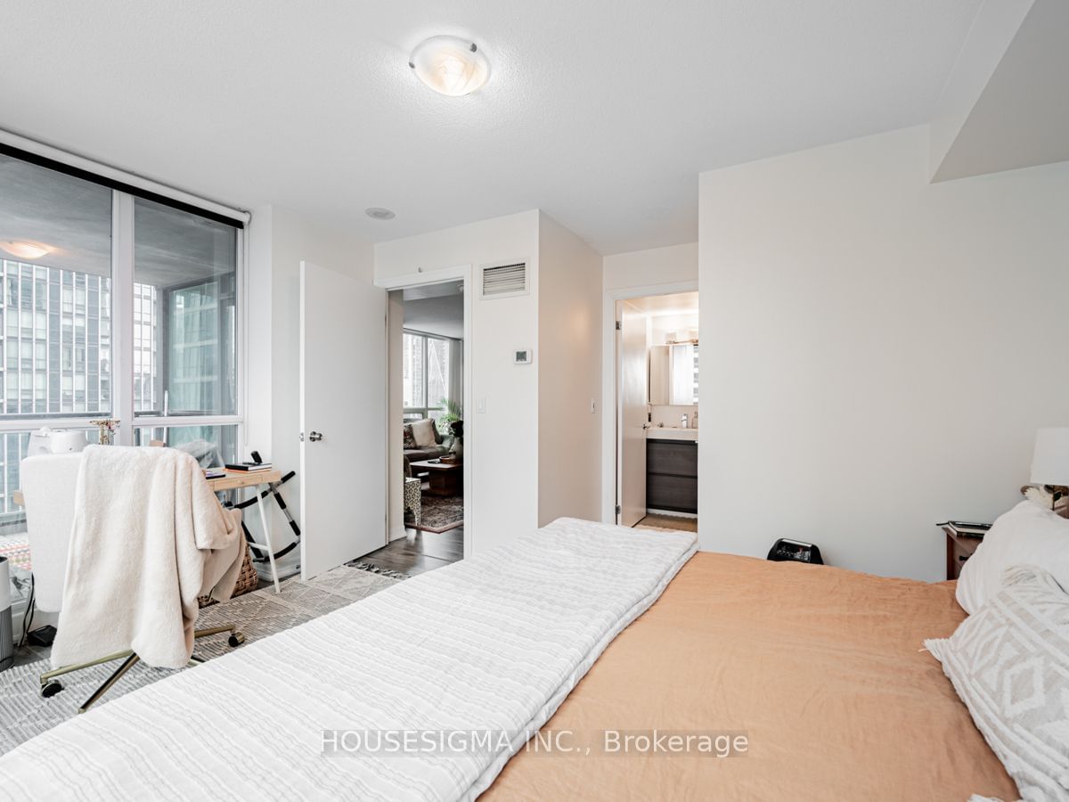 16 Yonge St, unit 1911 for rent