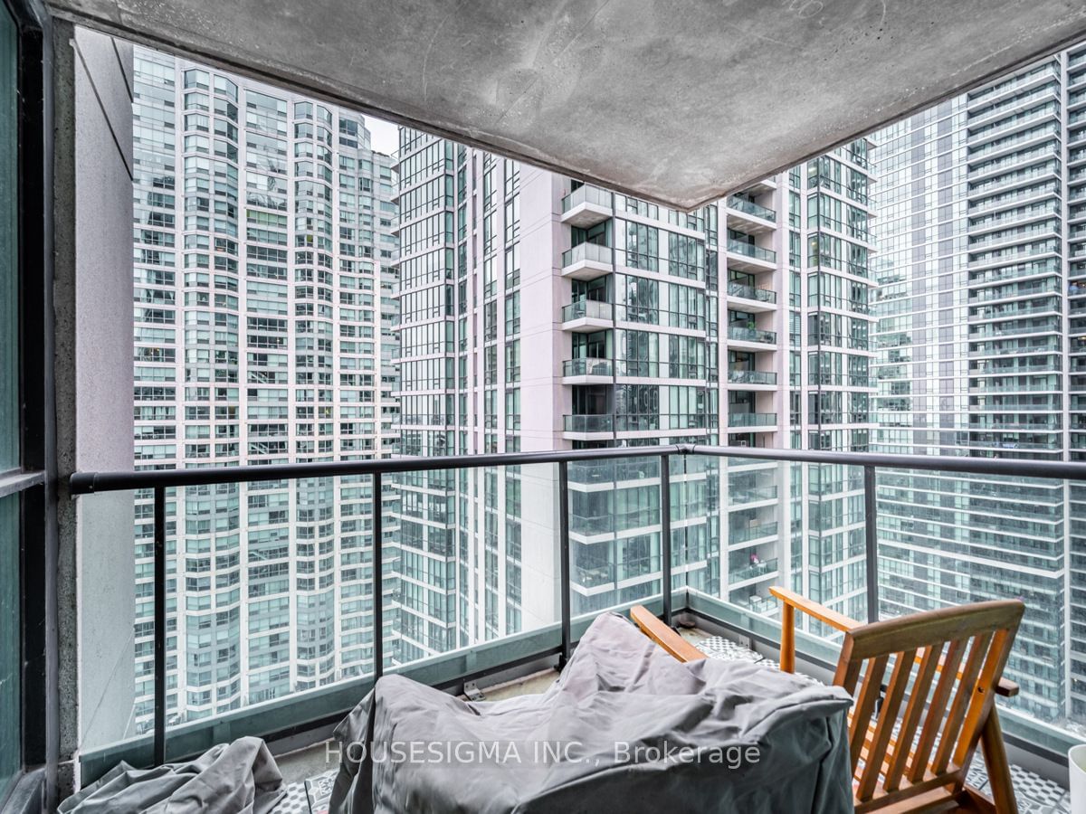 16 Yonge St, unit 1911 for rent