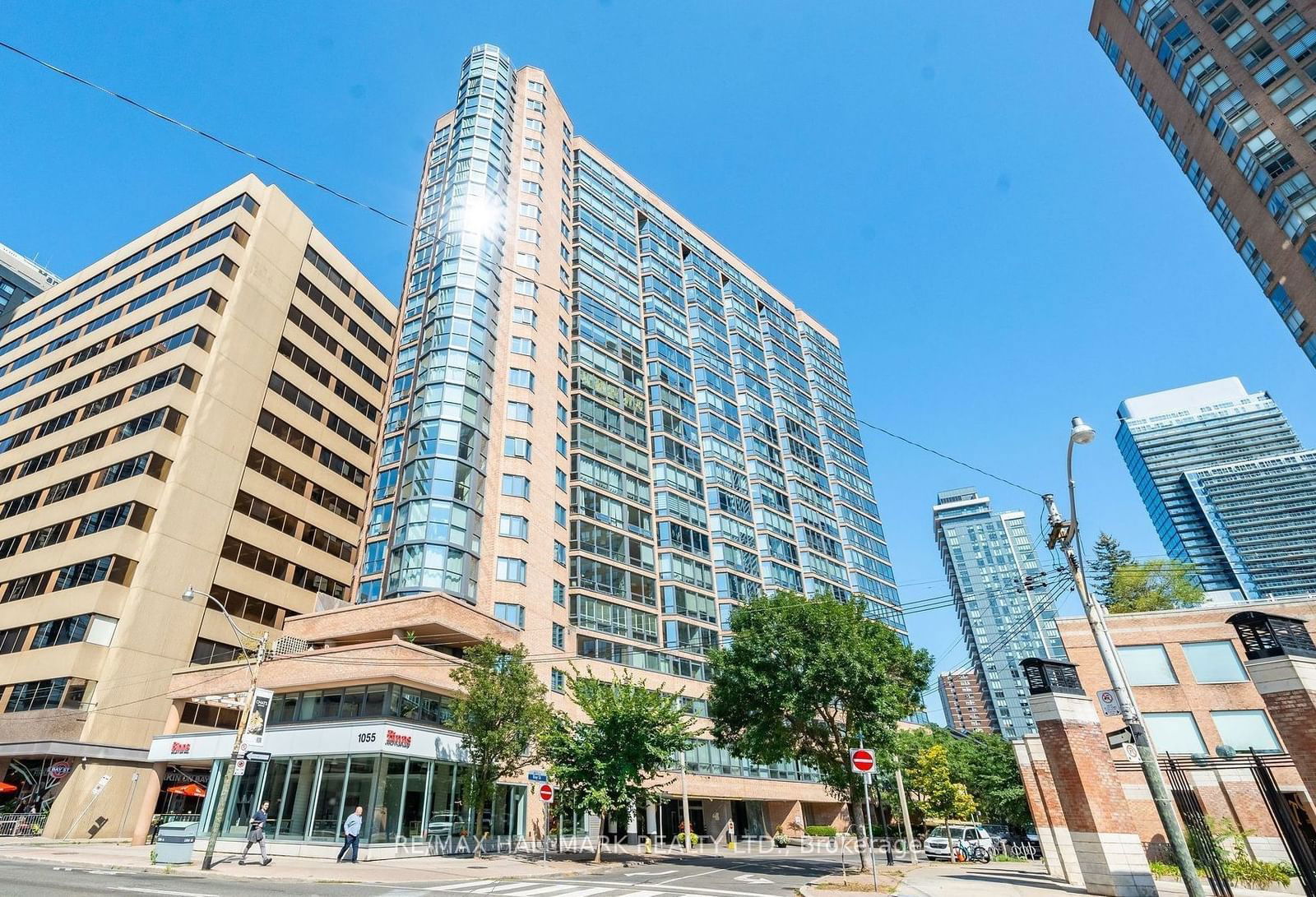 1055 Bay St, unit 913 for sale