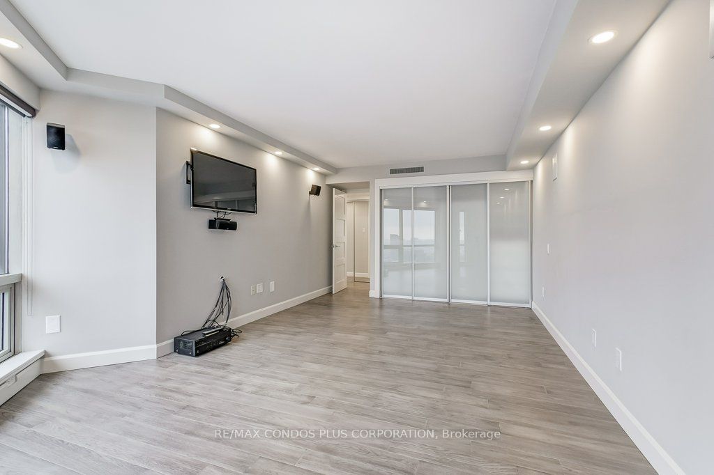 1001 Bay St, unit 3211 for sale