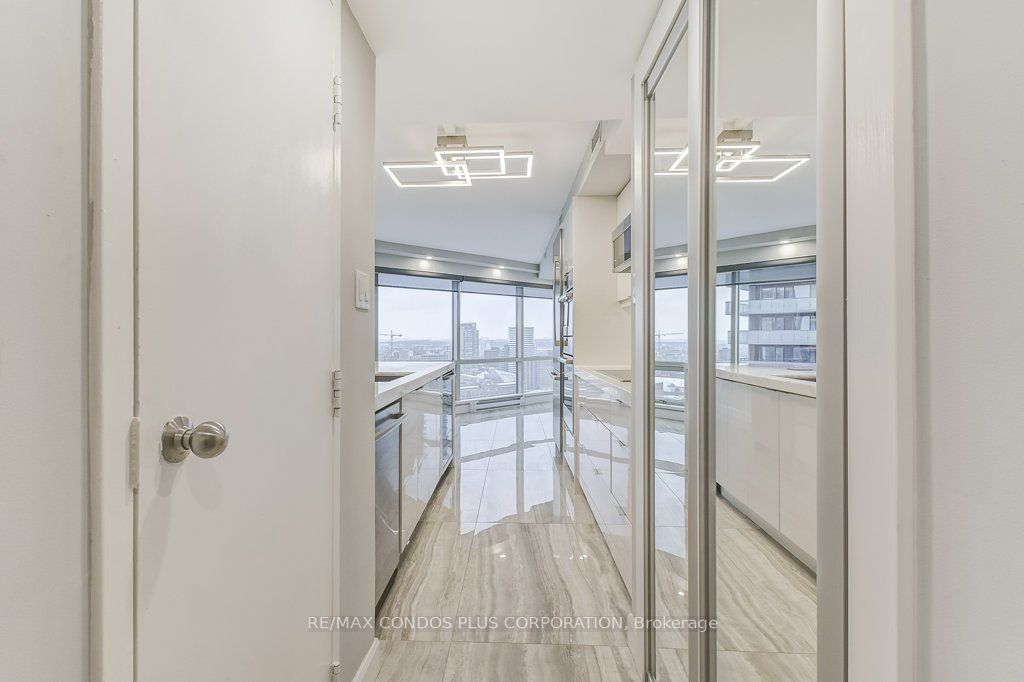 1001 Bay St, unit 3211 for sale