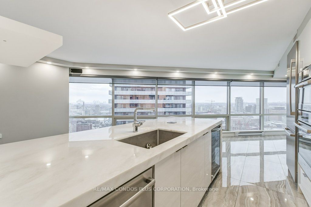 1001 Bay St, unit 3211 for sale