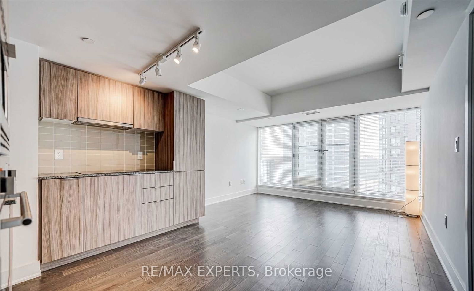 955 Bay St, unit 2716 for rent