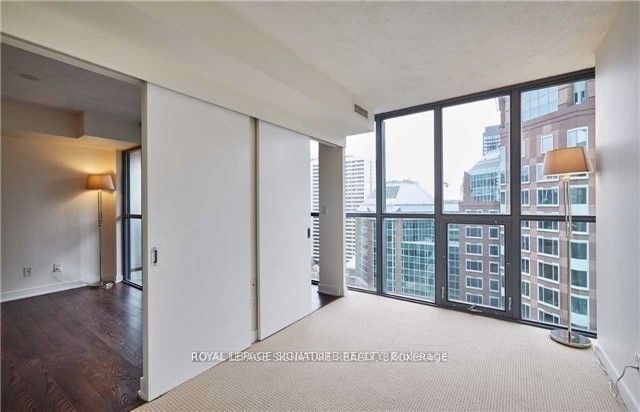 110 Charles St E, unit 1601 for rent