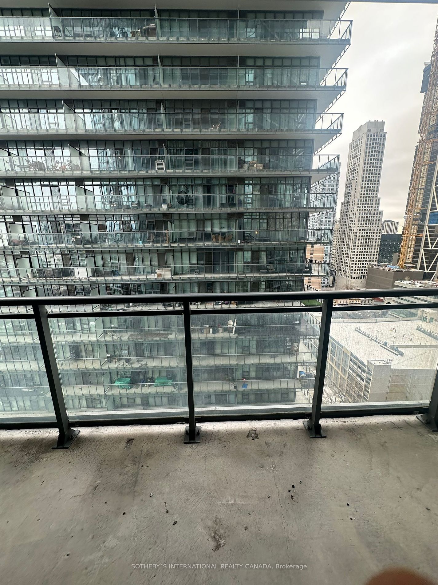 45 Charles St E, unit 2305 for rent