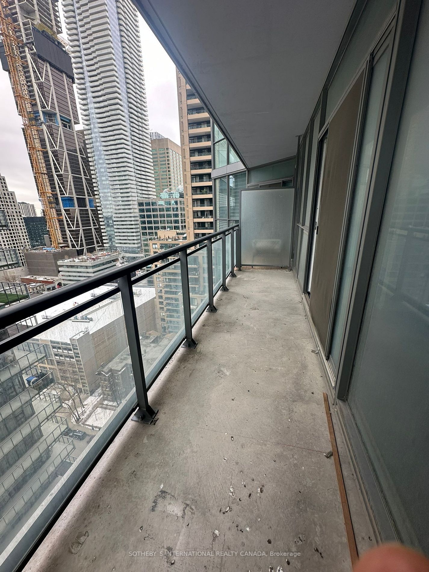 45 Charles St E, unit 2305 for rent