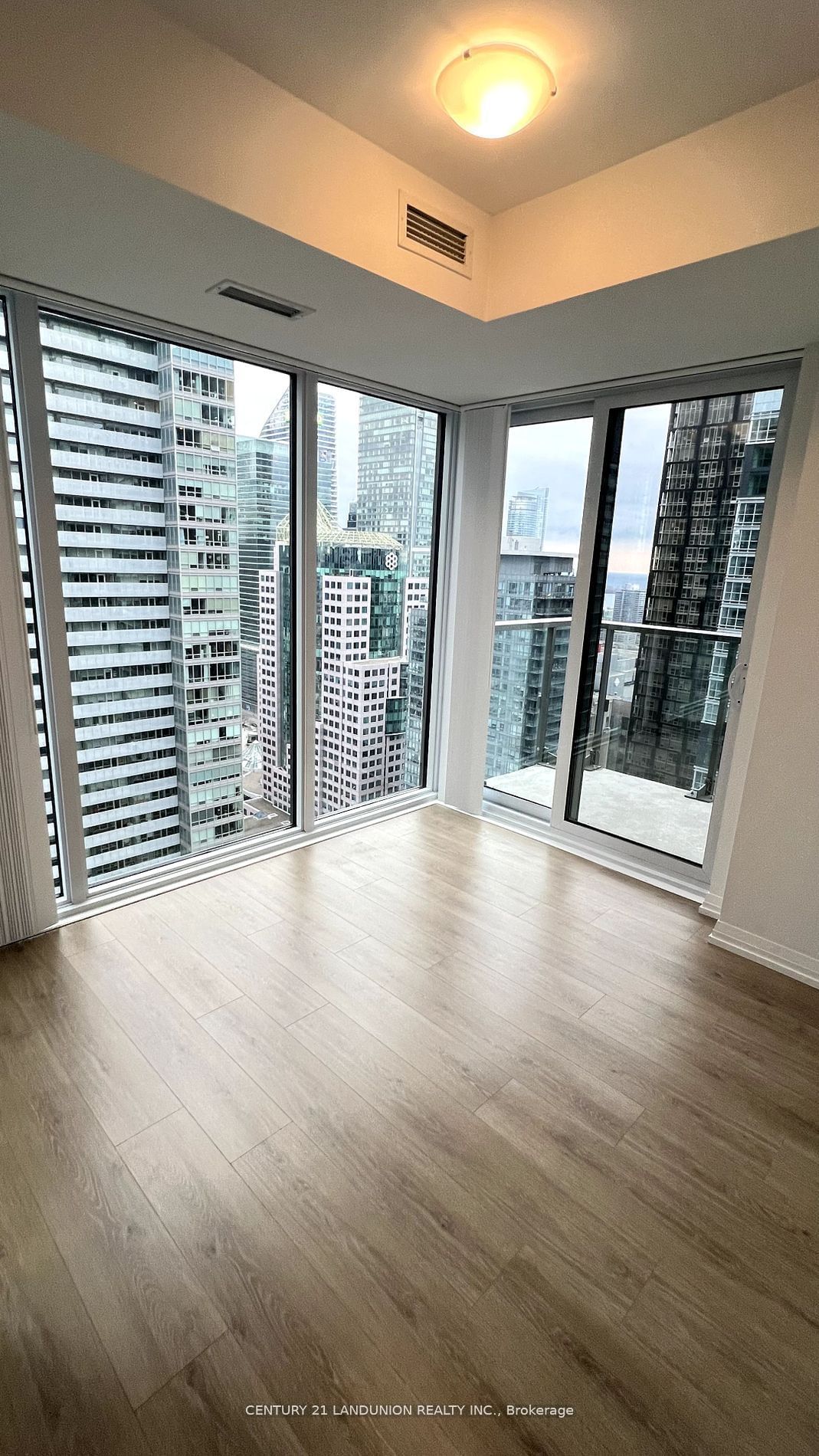 8 Widmer St, unit 3709 for rent