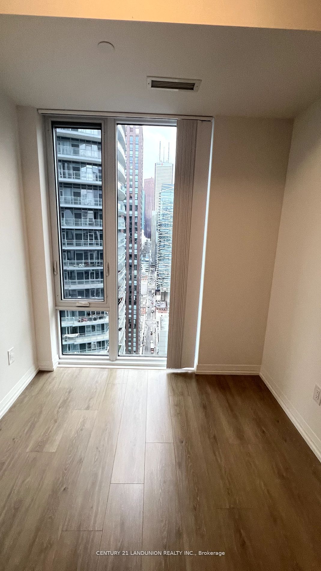 8 Widmer St, unit 3709 for rent