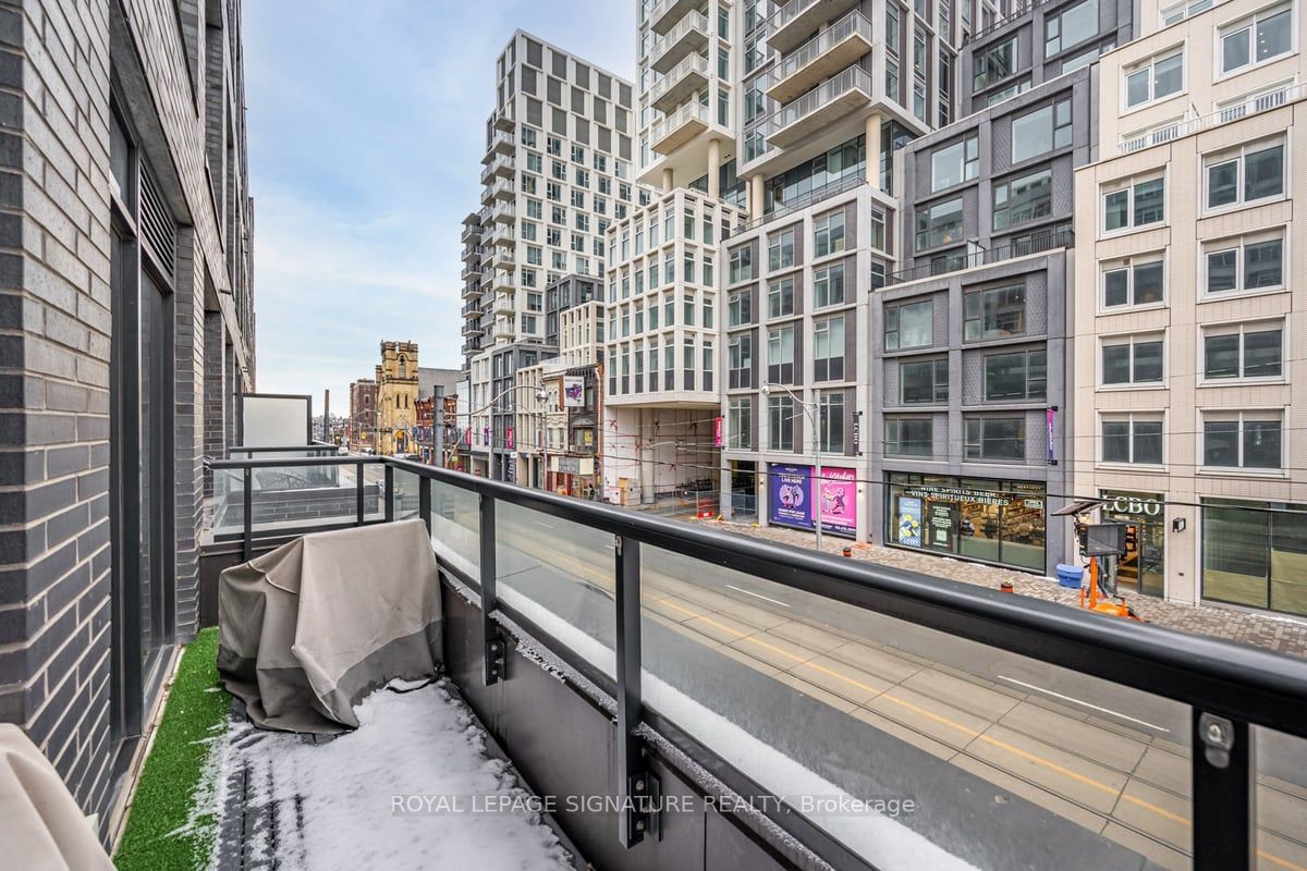 783 Bathurst St, unit 227 for rent