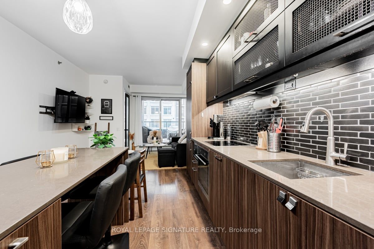 783 Bathurst St, unit 227 for rent