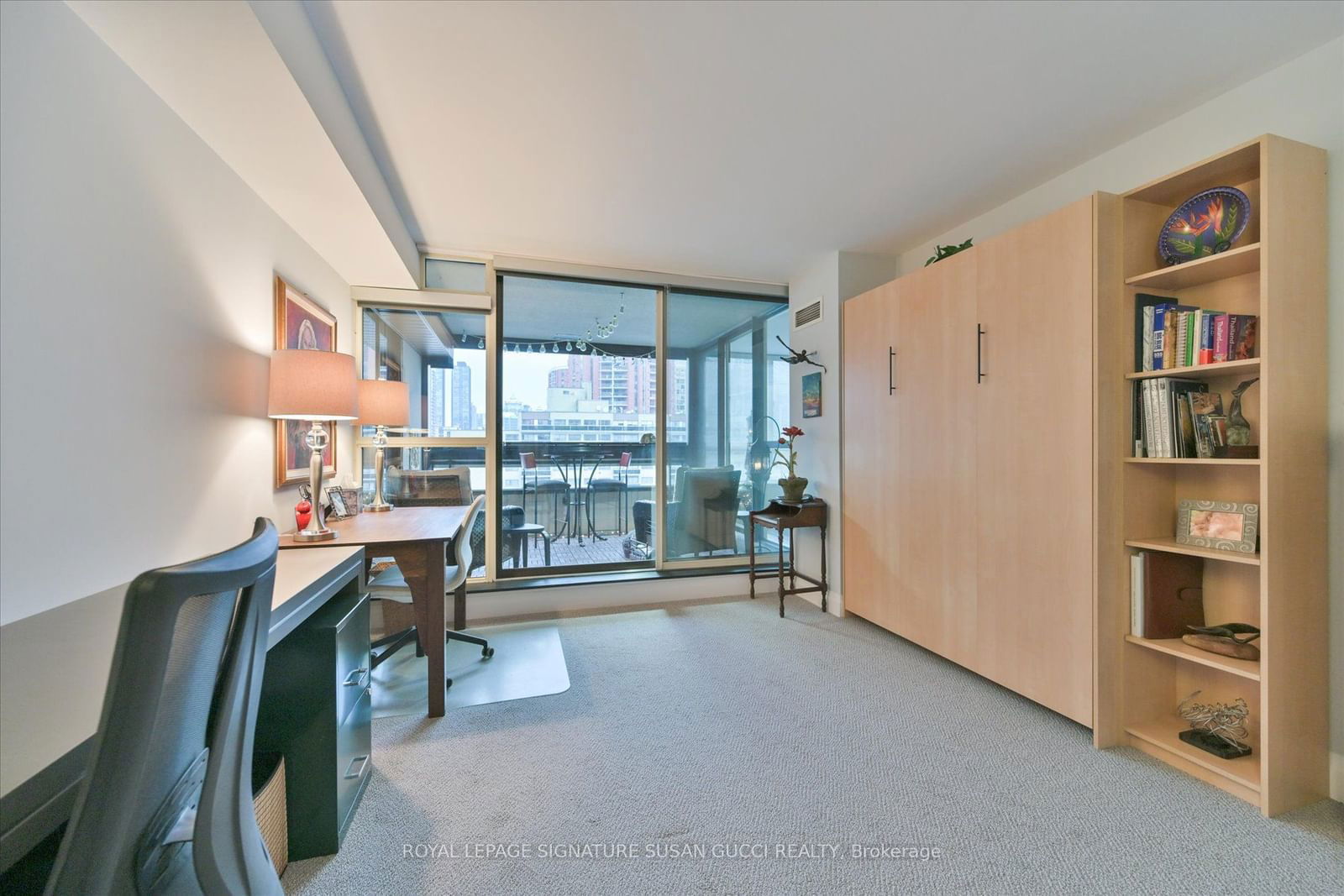 130 Carlton St, unit 810 for sale