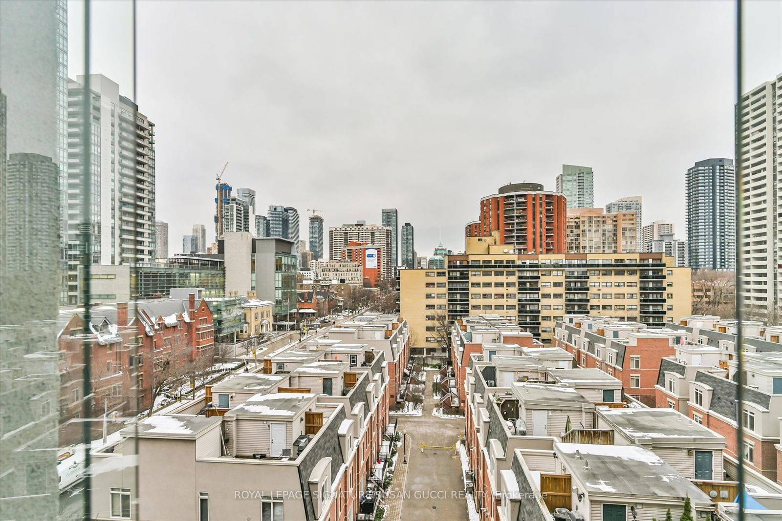 130 Carlton St, unit 810 for sale