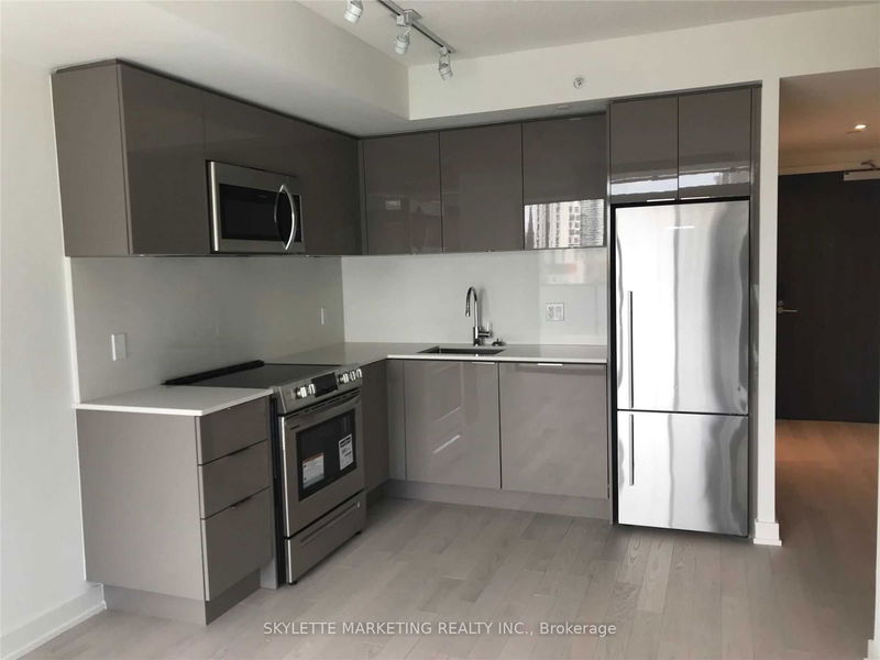 25 Richmond St E, unit 1516 for rent