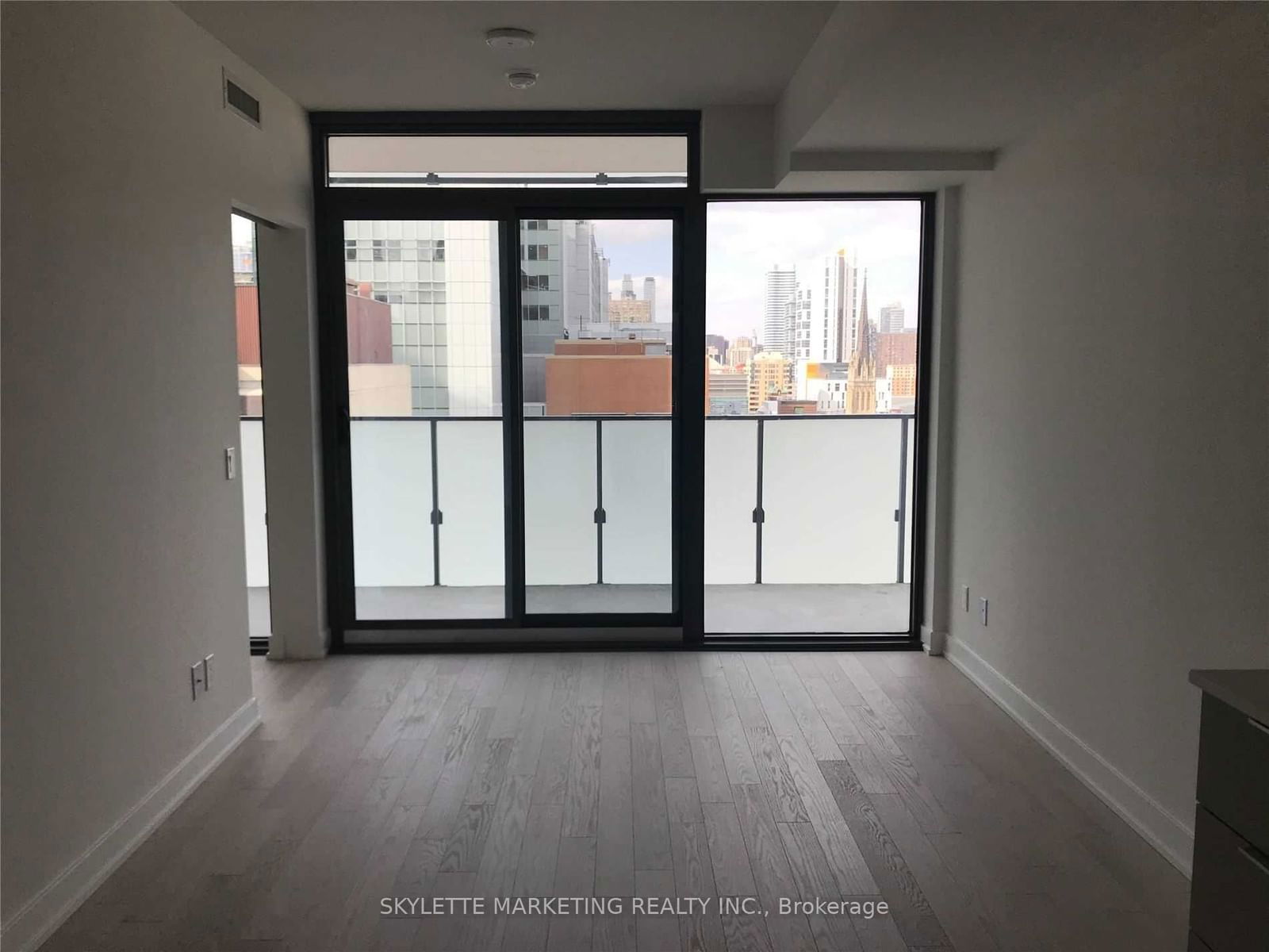 25 Richmond St E, unit 1516 for rent