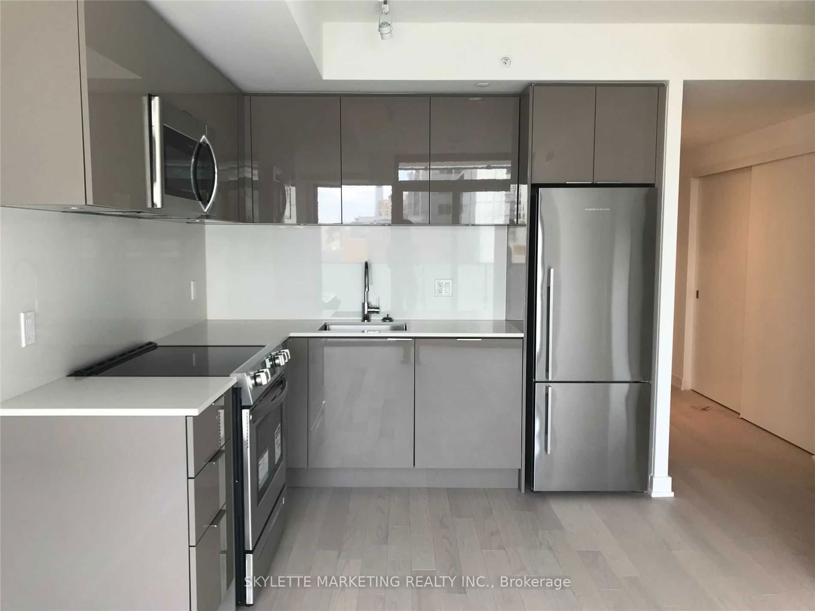 25 Richmond St E, unit 1516 for rent