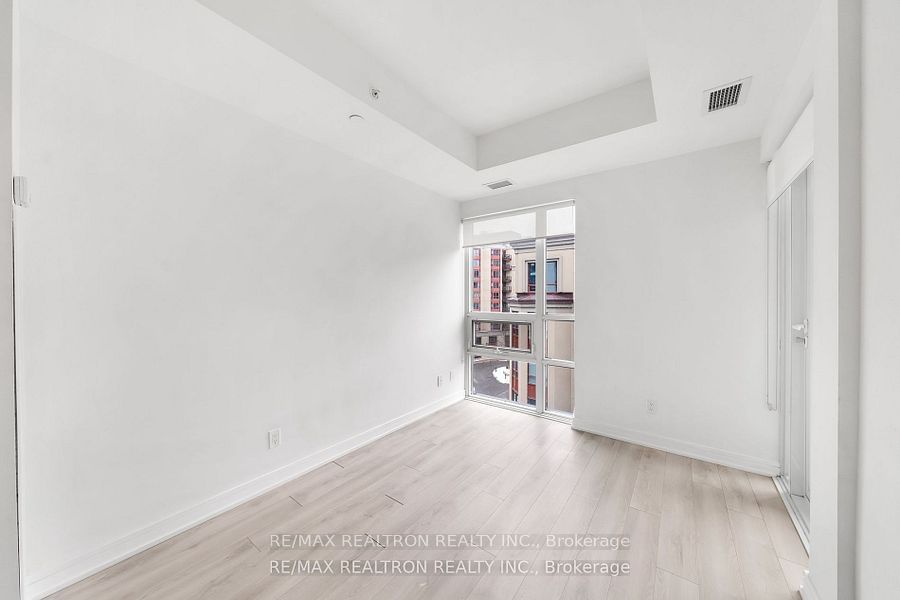 621 Sheppard Ave E, unit 615 for rent