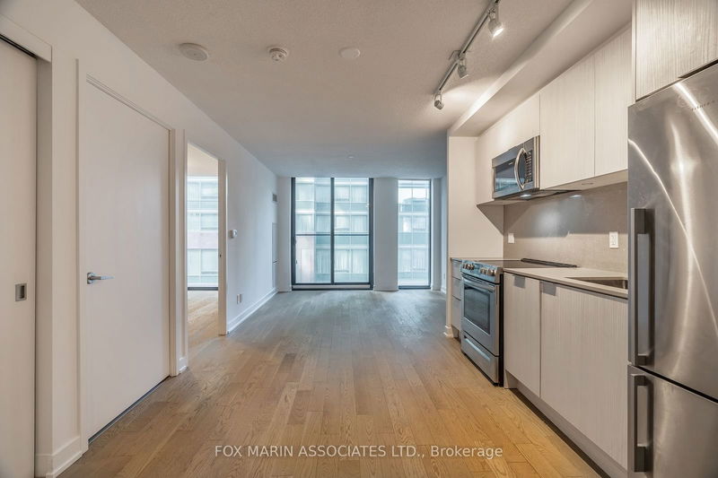 25 Richmond St E, unit 414 for rent