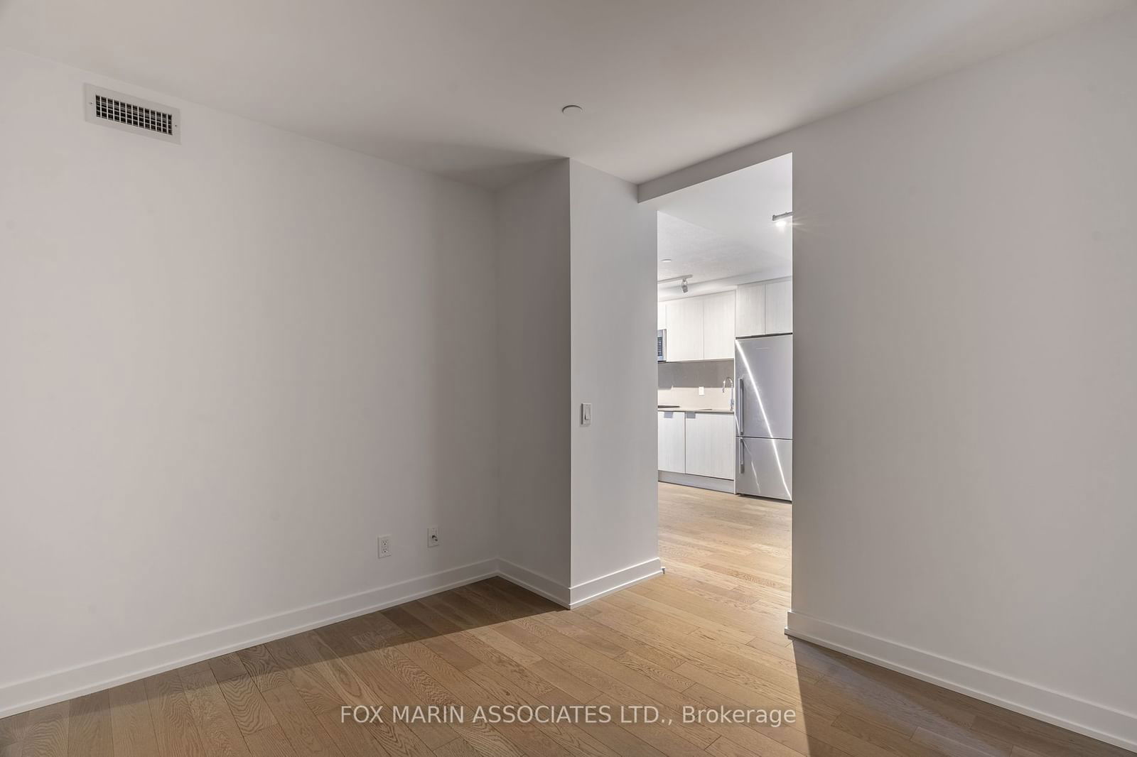 25 Richmond St E, unit 414 for rent