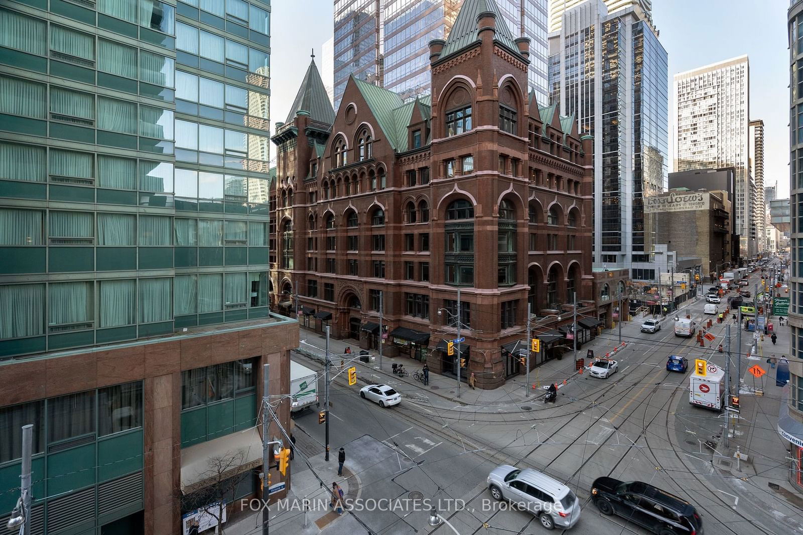 25 Richmond St E, unit 414 for rent