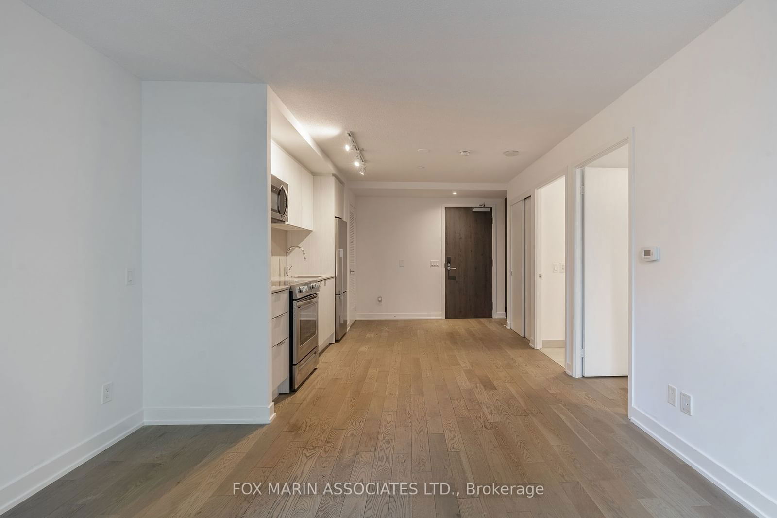 25 Richmond St E, unit 414 for rent