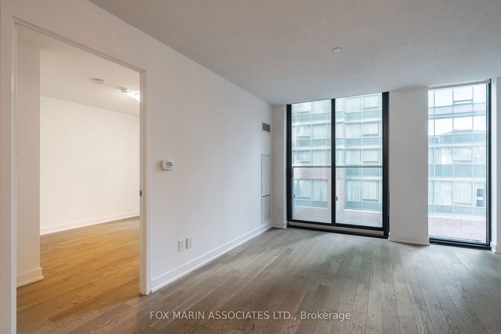 25 Richmond St E, unit 414 for rent