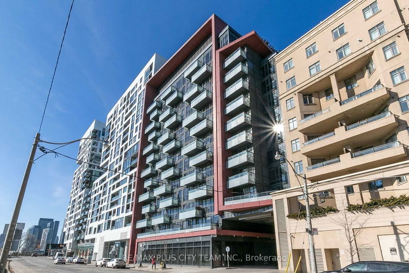 560 Front St W, unit 327 for rent