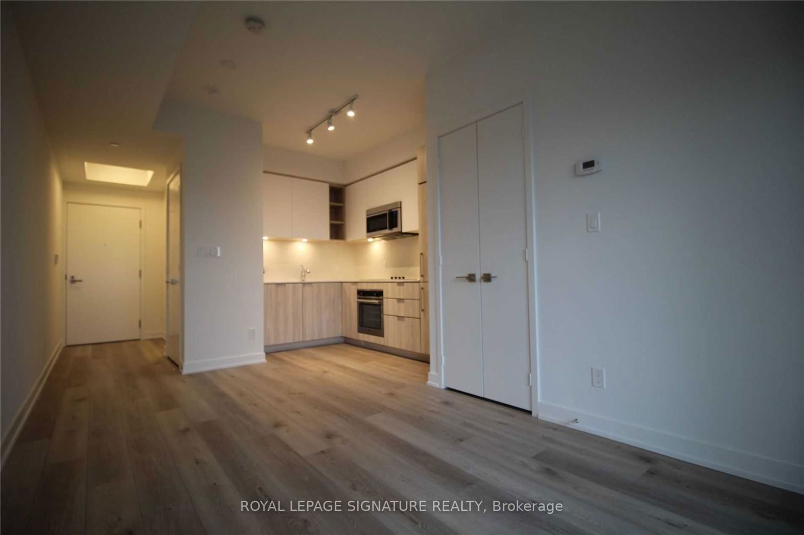 50 Ordnance St, unit 2808 for rent