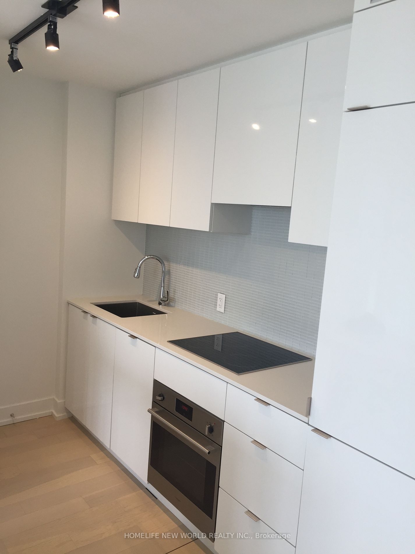 7 Grenville St, unit 4005 for rent