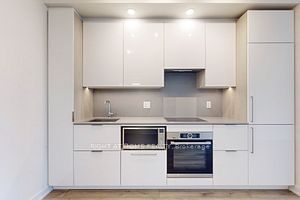 28 Freeland St, unit 1803 for rent