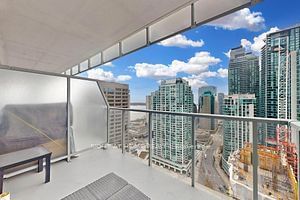 28 Freeland St, unit 1803 for rent