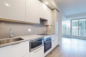 28 Freeland St, unit 1803 for rent